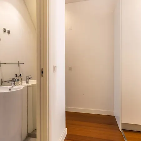 Modern 3br, Terrace, Ac/heating & Self Check-in Apartament Lizbona