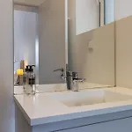 Modern 3br, Terrace, Ac/heating & Self Check-in * 리스본