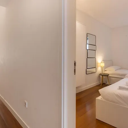 Modern 3br, Terrace, Ac/heating & Self Check-in Lejlighed