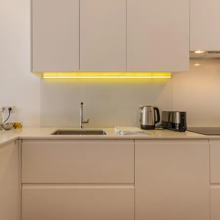 Modern 3br, Terrace, Ac/heating & Self Check-in Apartment