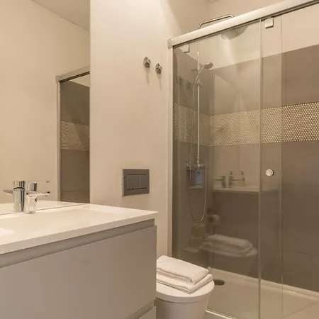 아파트 Modern 3br, Terrace, Ac/heating & Self Check-in *
