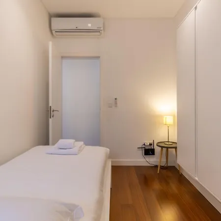 Modern 3br, Terrace, Ac/heating & Self Check-in *