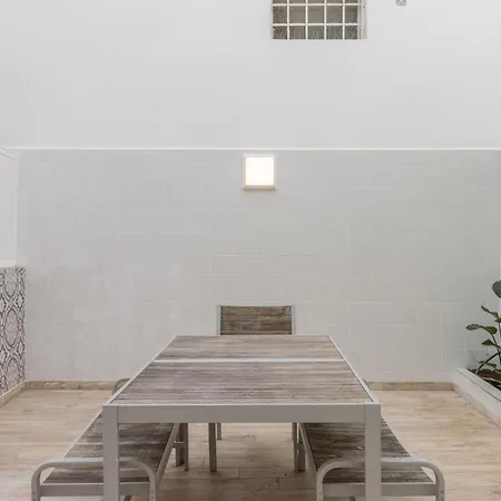 Modern 3br, Terrace, Ac/heating & Self Check-in