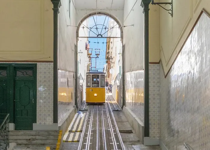 Apartman Modern 3br, Terrace, Ac/heating & Self Check-in Lisboa