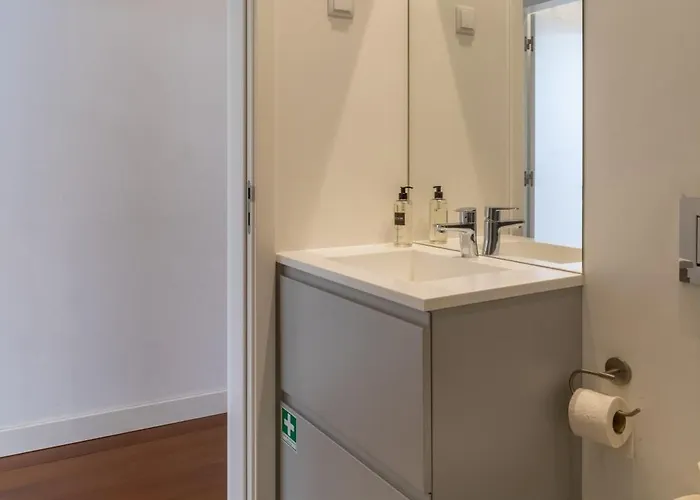 Apartman Modern 3br, Terrace, Ac/heating & Self Check-in *