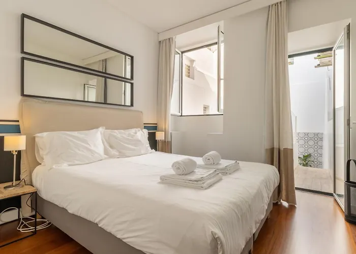 Modern 3br, Terrace, Ac/heating & Self Check-in Apartman