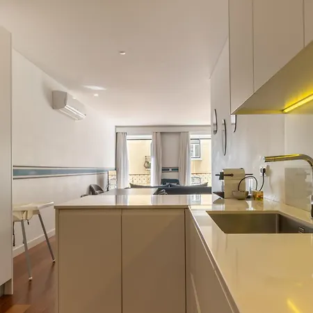 Lejlighed Modern 3br, Terrace, Ac/heating & Self Check-in *